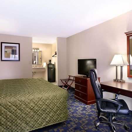 Baymont Inn & Suites Chocowinity/Washington 객실 사진