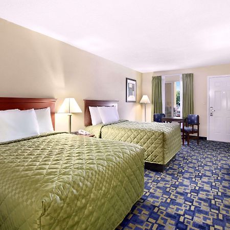 Baymont Inn & Suites Chocowinity/Washington 객실 사진
