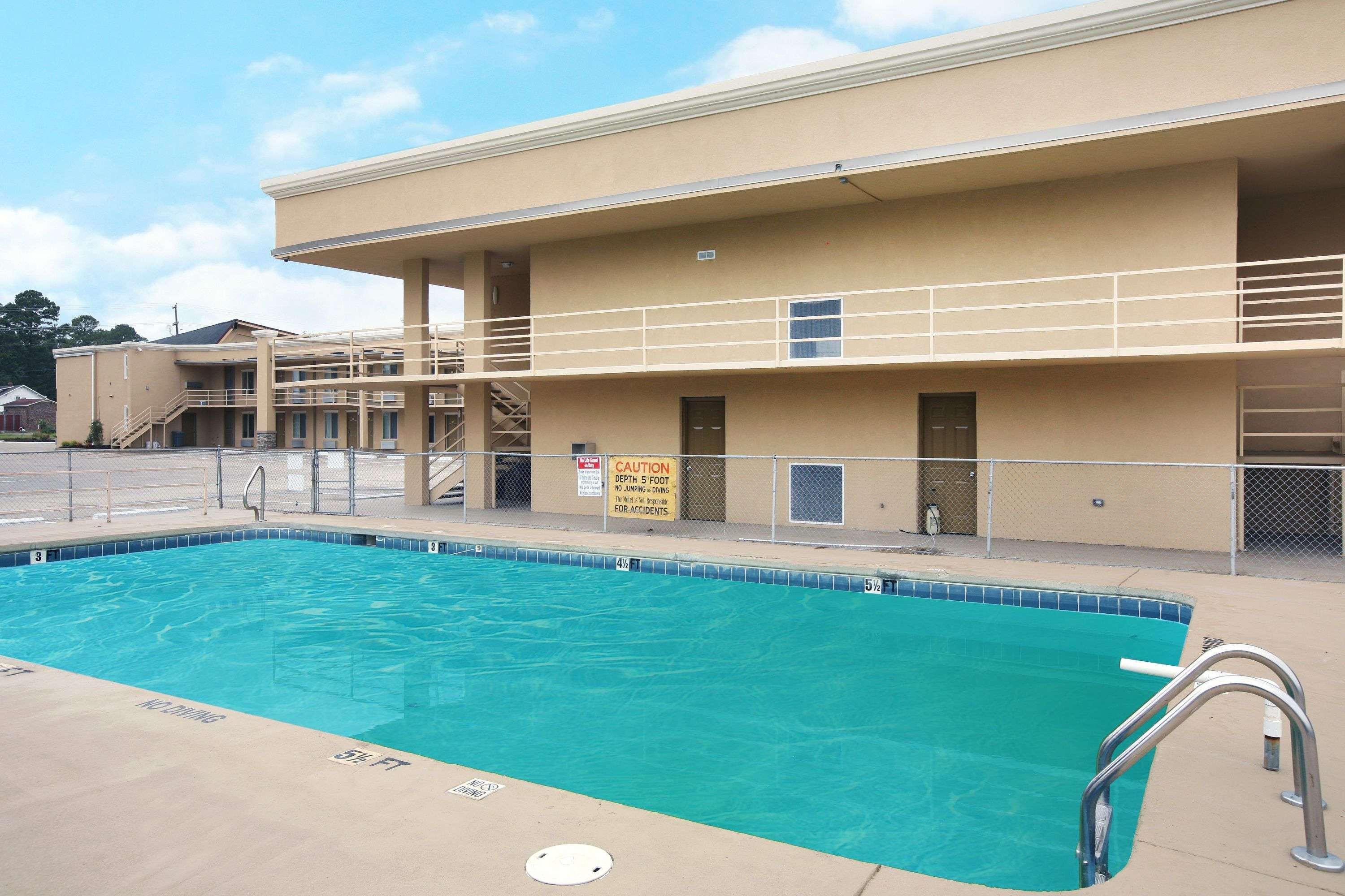 Baymont Inn & Suites Chocowinity/Washington 시설 사진
