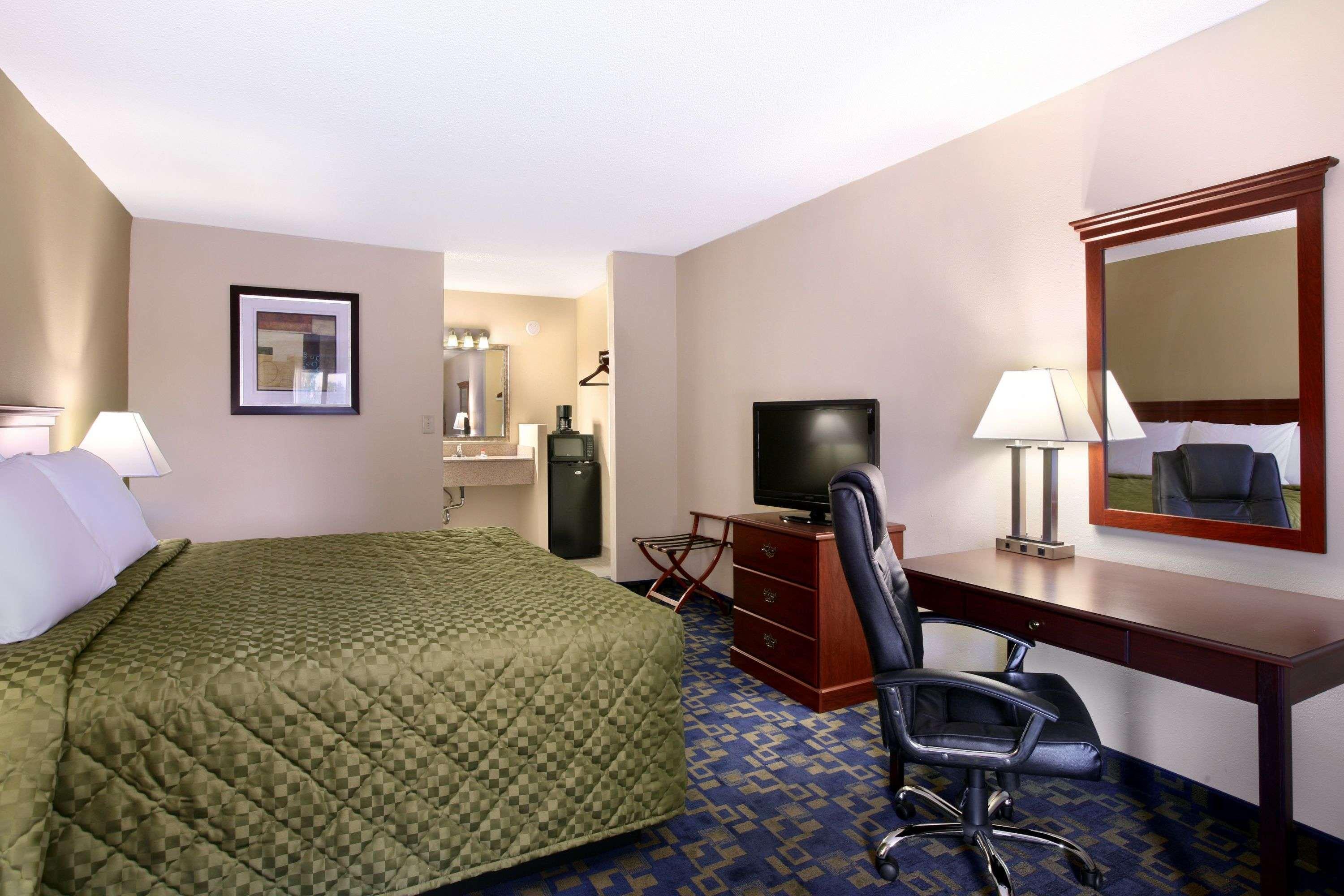 Baymont Inn & Suites Chocowinity/Washington 객실 사진